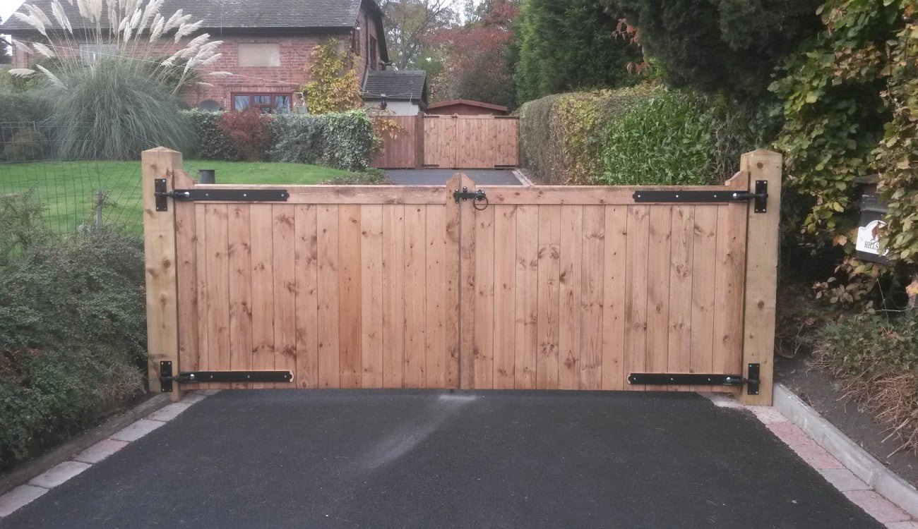 Flat Top Wooden Driveway Gates