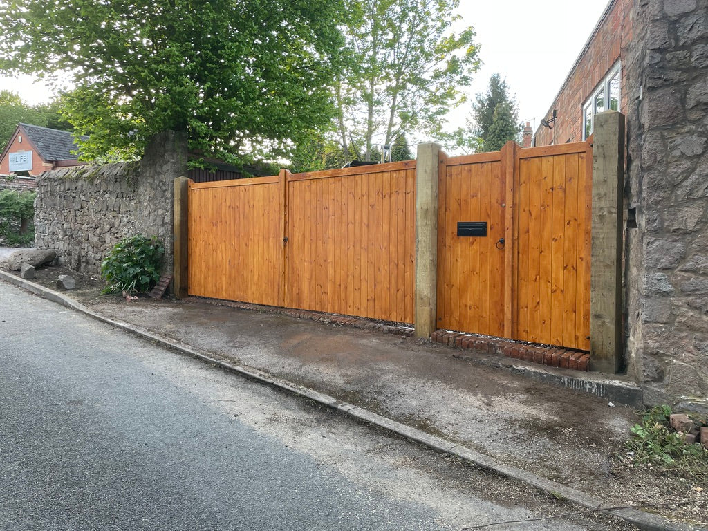 Flat Top Wooden Driveway Gates