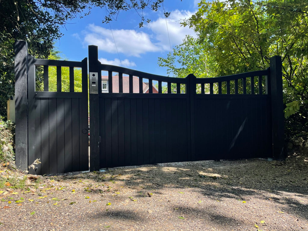 Swan Neck with Spindles Wooden Driveway Gates