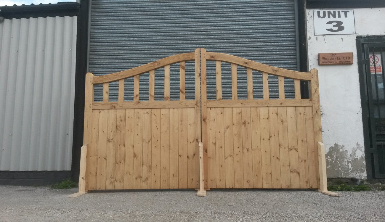 Swan Neck with Spindles Wooden Driveway Gates